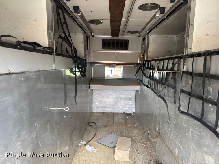 image for item FB5729 1991 International 4700 rescue vehicle 