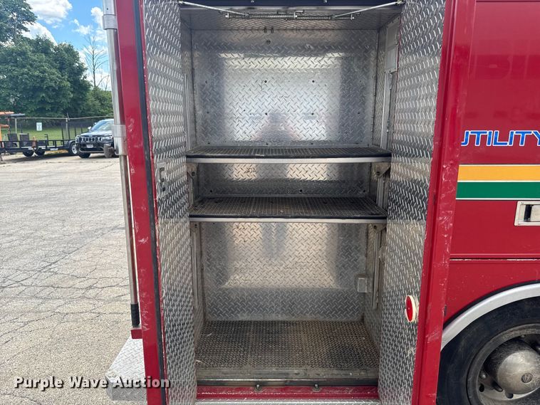 image for item FB5729 1991 International 4700 rescue vehicle 