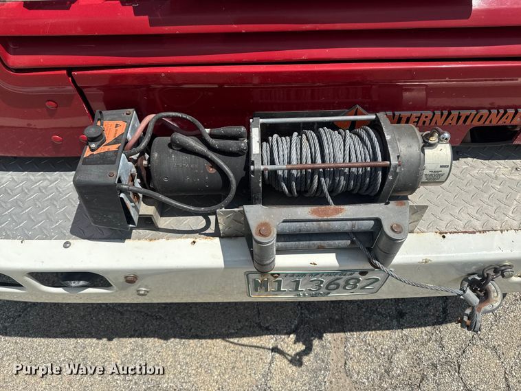 image for item FB5729 1991 International 4700 rescue vehicle 