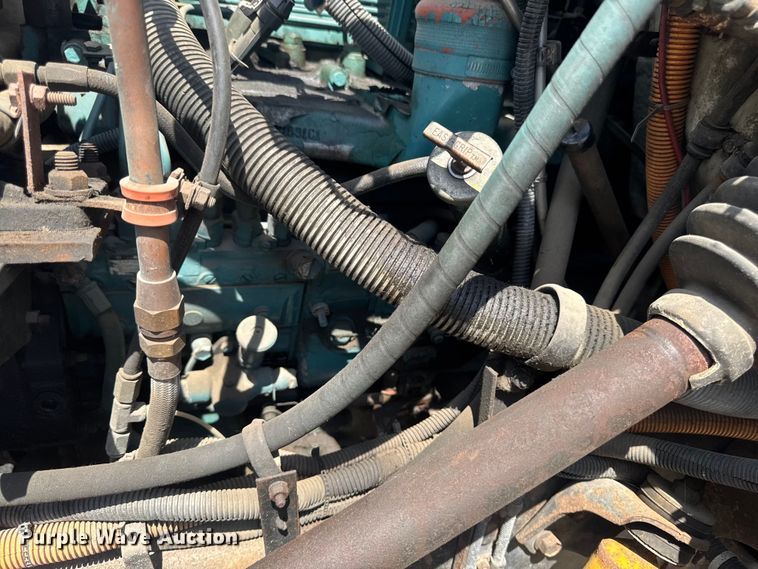 image for item FB5729 1991 International 4700 rescue vehicle 