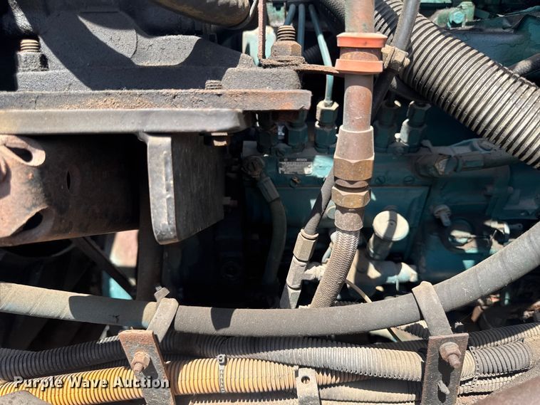 image for item FB5729 1991 International 4700 rescue vehicle 