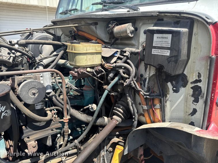 image for item FB5729 1991 International 4700 rescue vehicle 