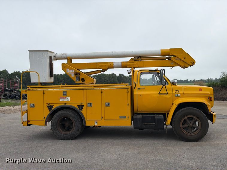 image for item FB5774 1984 Chevrolet  C70 bucket truck