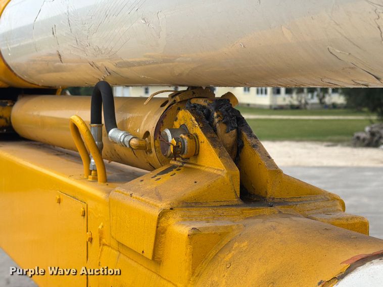 image for item FB5774 1984 Chevrolet  C70 bucket truck