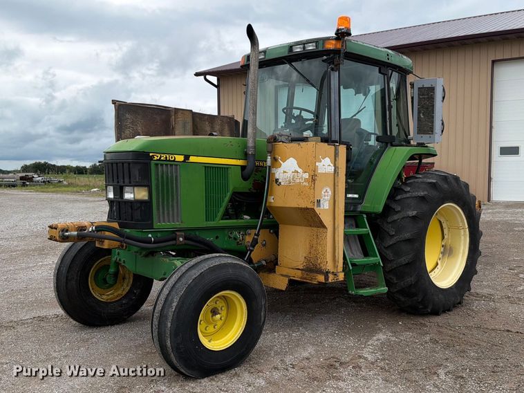 1997 John Deere 7210 tractor