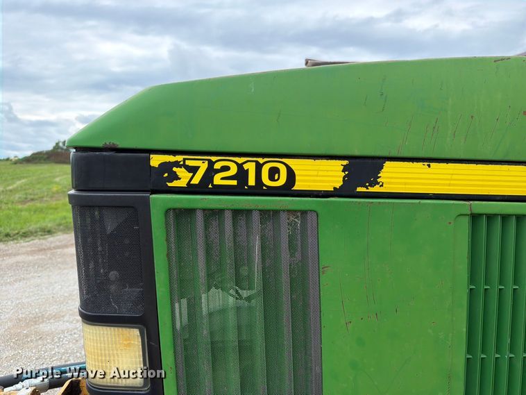 image for item FB5782 1997 John Deere 7210 tractor