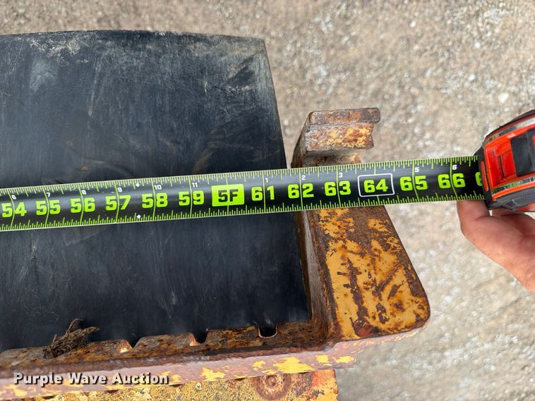 image for item FB5782 1997 John Deere 7210 tractor