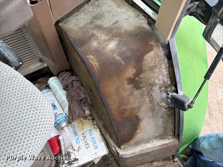 image for item FB5782 1997 John Deere 7210 tractor