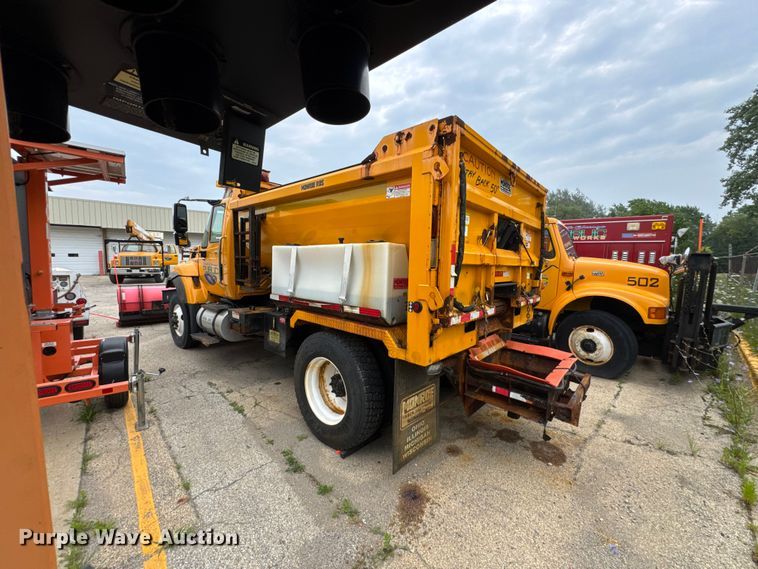 image for item FB5834 2010 International 7400 dump truck