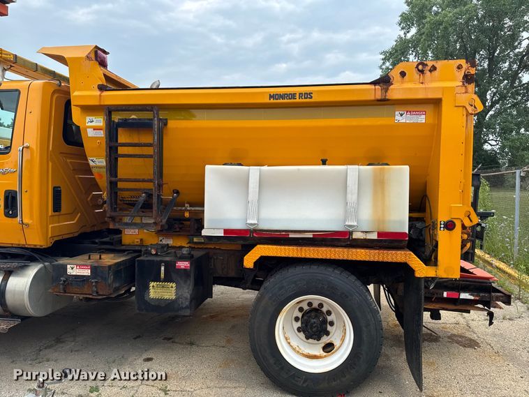 image for item FB5834 2010 International 7400 dump truck