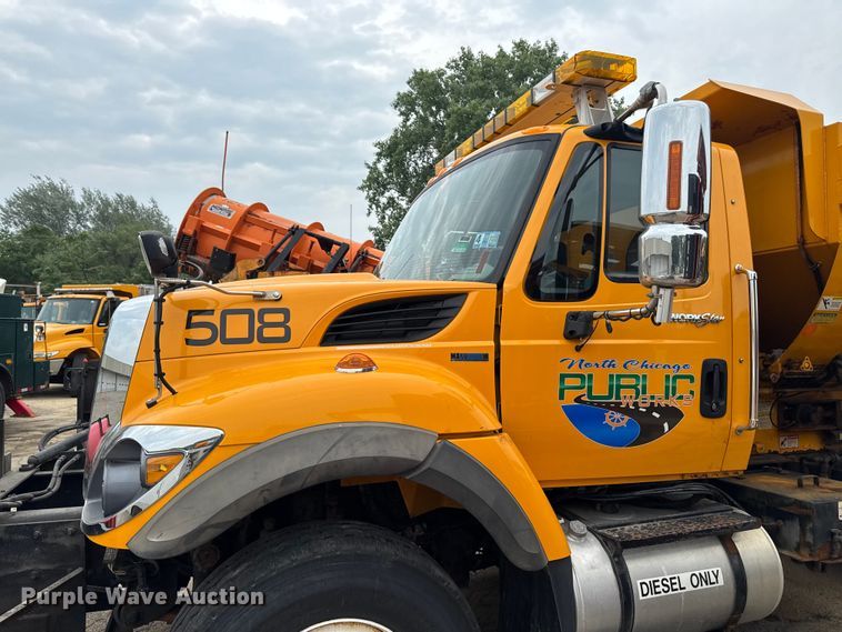 image for item FB5834 2010 International 7400 dump truck