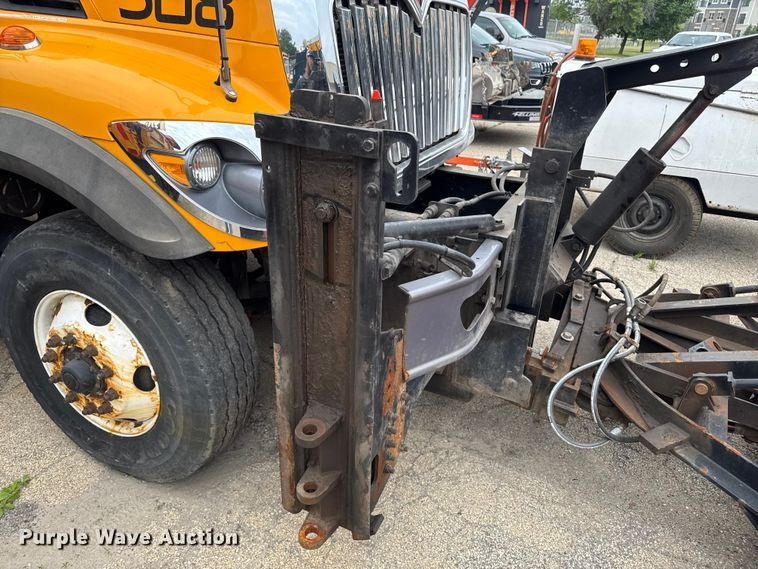 image for item FB5834 2010 International 7400 dump truck