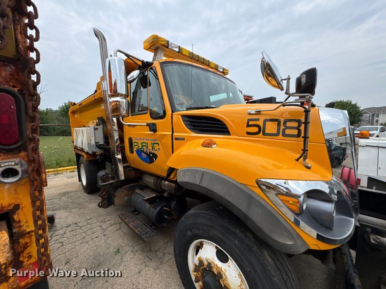 image for item FB5834 2010 International 7400 dump truck