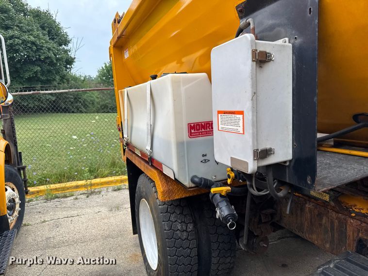 image for item FB5834 2010 International 7400 dump truck