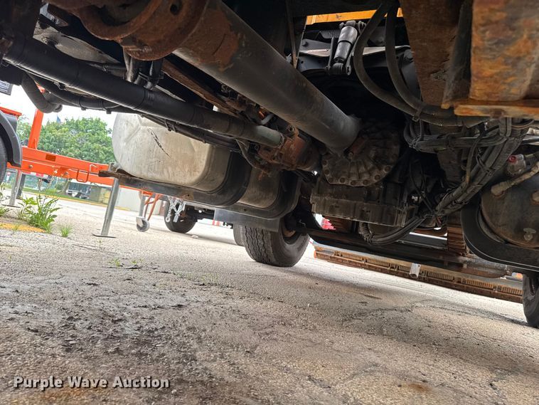 image for item FB5834 2010 International 7400 dump truck