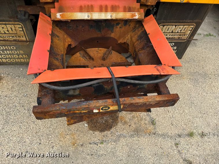 image for item FB5834 2010 International 7400 dump truck