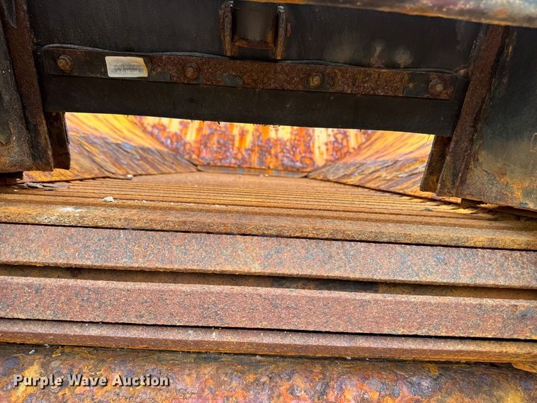 image for item FB5834 2010 International 7400 dump truck