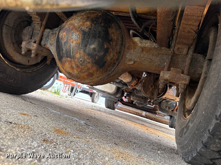 image for item FB5834 2010 International 7400 dump truck