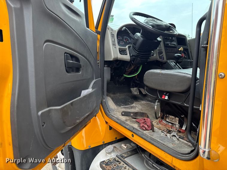 image for item FB5834 2010 International 7400 dump truck