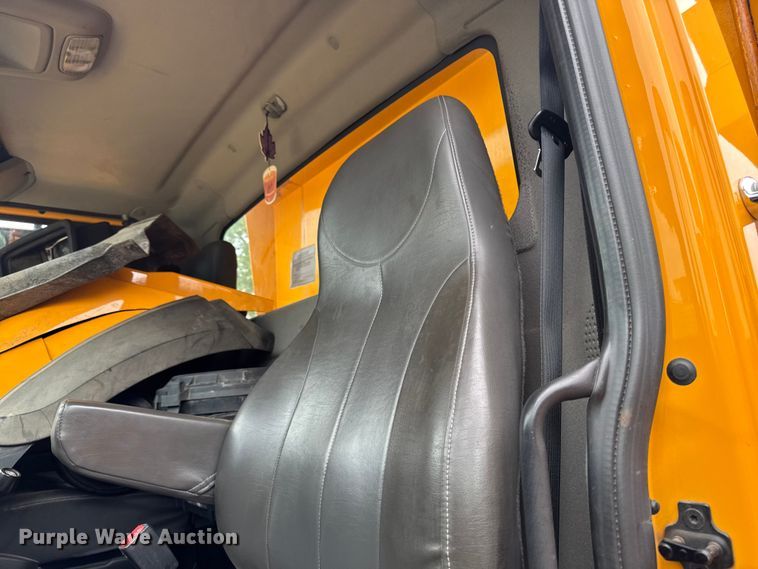image for item FB5834 2010 International 7400 dump truck