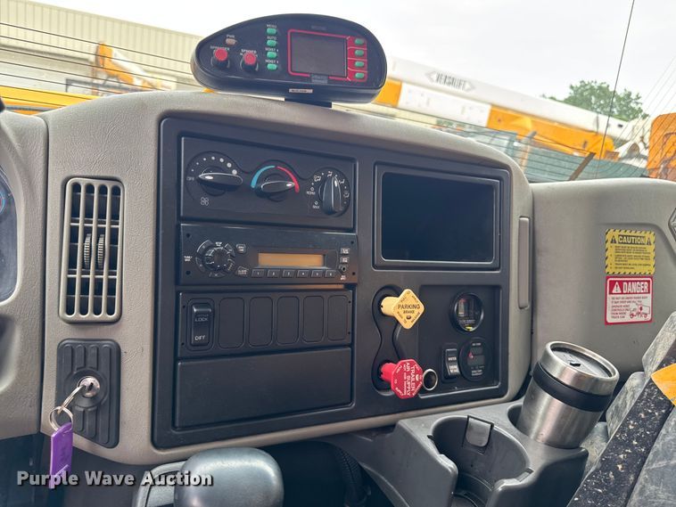 image for item FB5834 2010 International 7400 dump truck