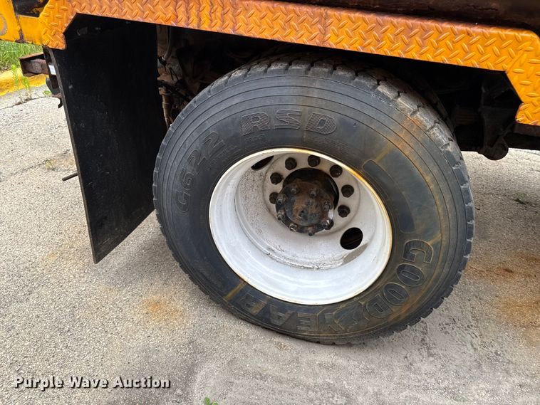 image for item FB5834 2010 International 7400 dump truck