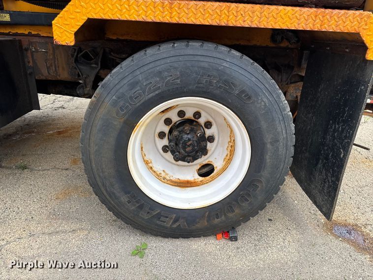 image for item FB5834 2010 International 7400 dump truck