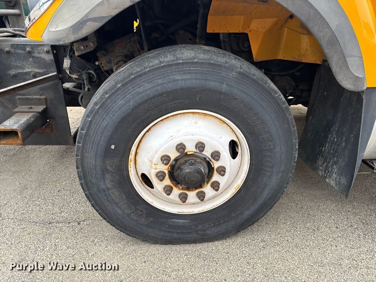 image for item FB5834 2010 International 7400 dump truck