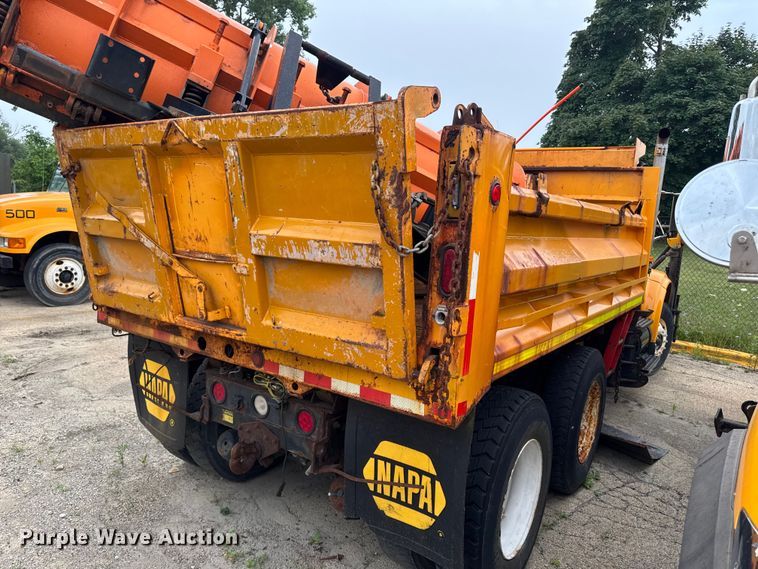 image for item FB5836 2001 International 4900 dump truck