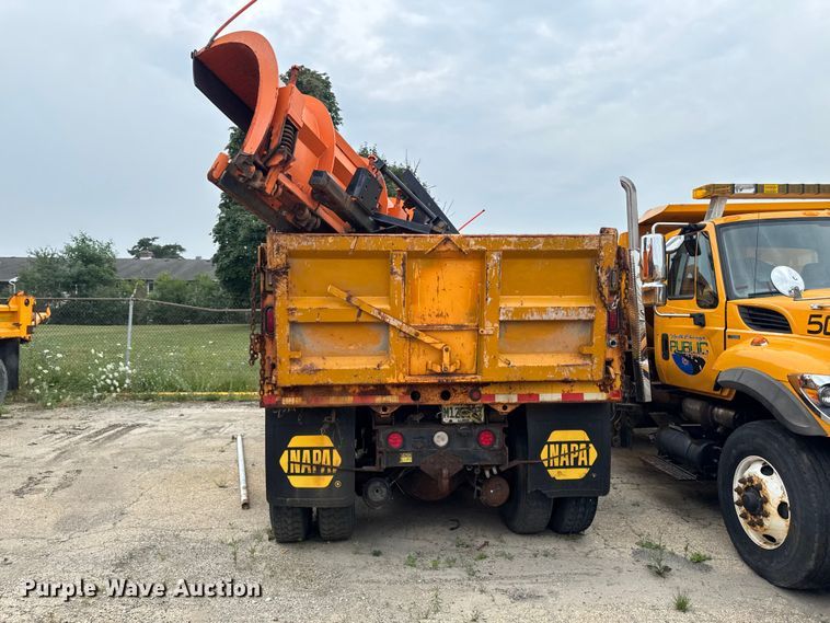 image for item FB5836 2001 International 4900 dump truck