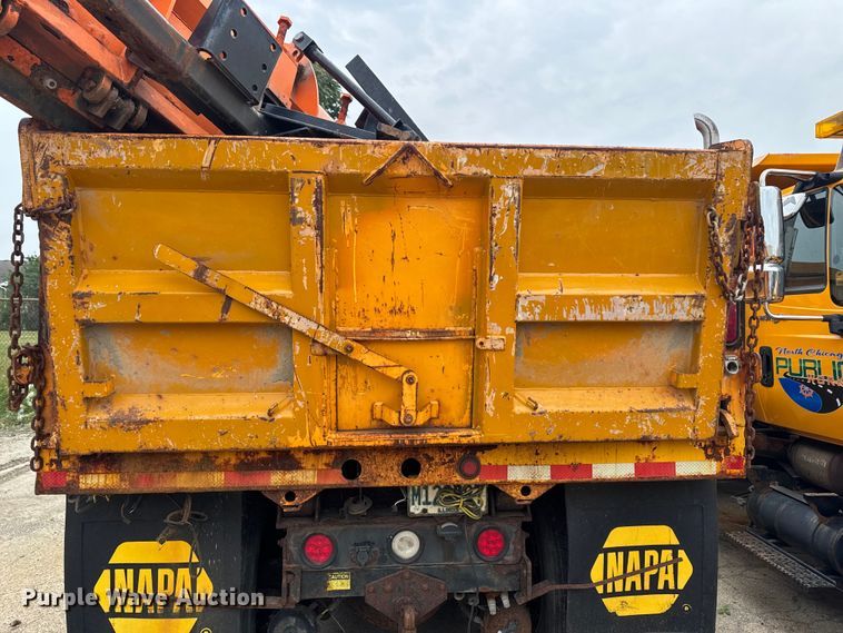 image for item FB5836 2001 International 4900 dump truck