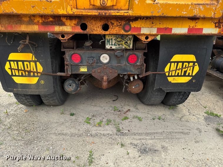 image for item FB5836 2001 International 4900 dump truck