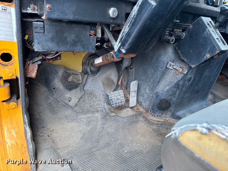 image for item FB5836 2001 International 4900 dump truck