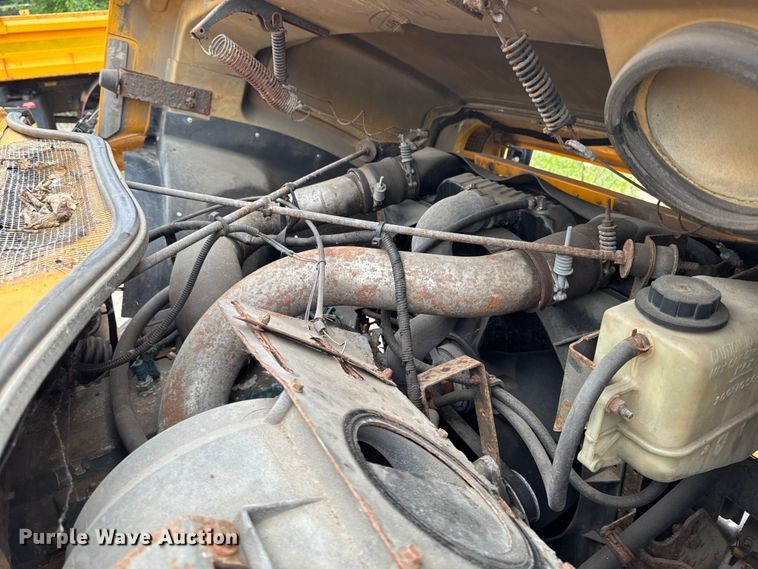 image for item FB5836 2001 International 4900 dump truck