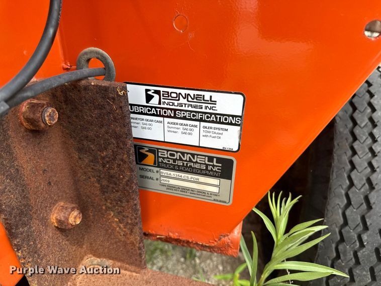 image for item FB5836 2001 International 4900 dump truck