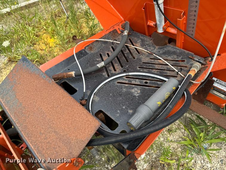 image for item FB5836 2001 International 4900 dump truck