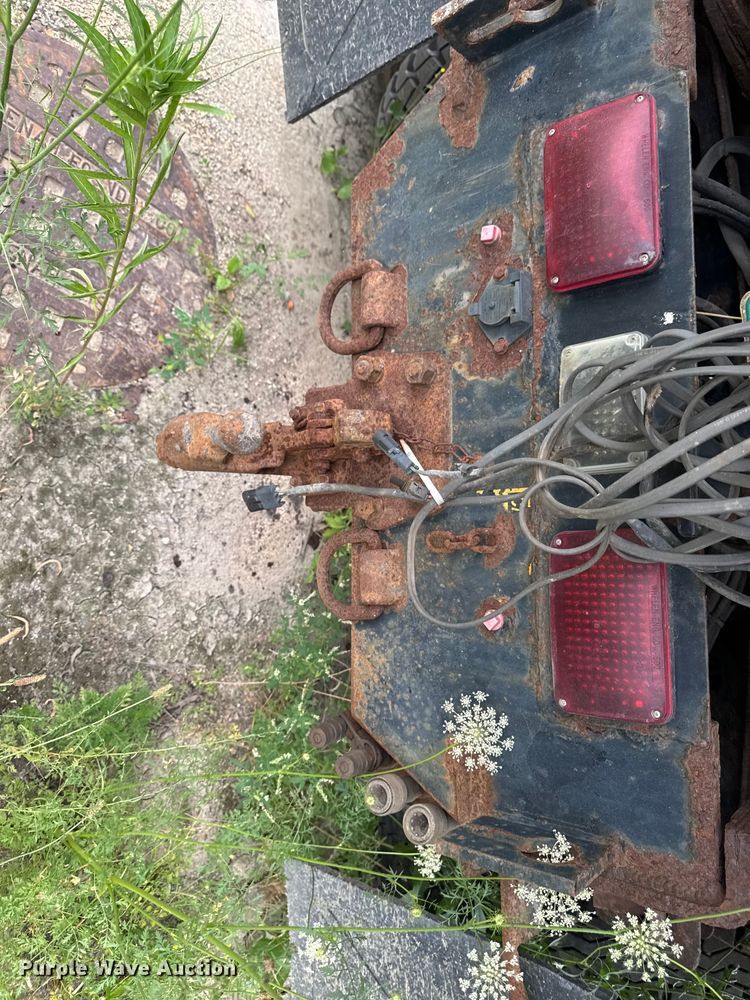 image for item FB5837 2002 International 4900 dump truck