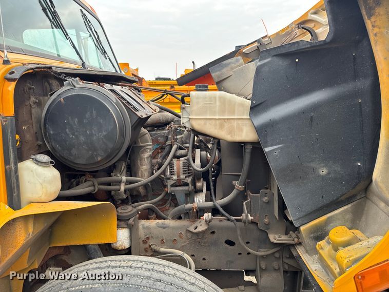 image for item FB5837 2002 International 4900 dump truck