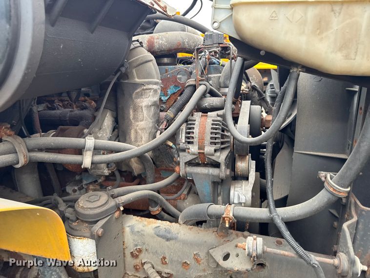 image for item FB5837 2002 International 4900 dump truck