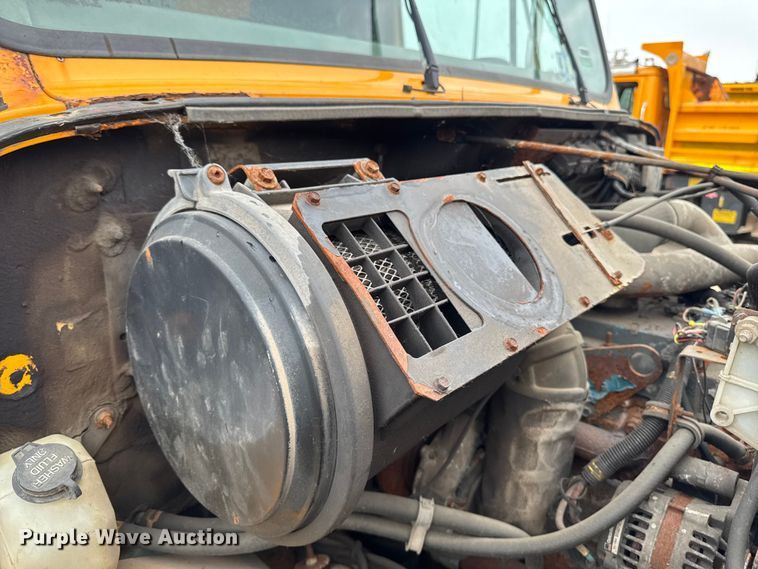 image for item FB5837 2002 International 4900 dump truck