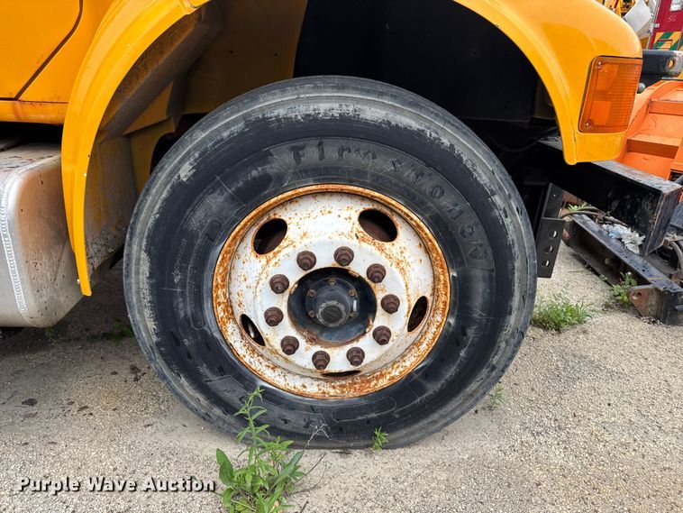 image for item FB5837 2002 International 4900 dump truck