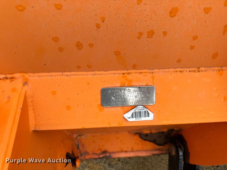 image for item FB5837 2002 International 4900 dump truck