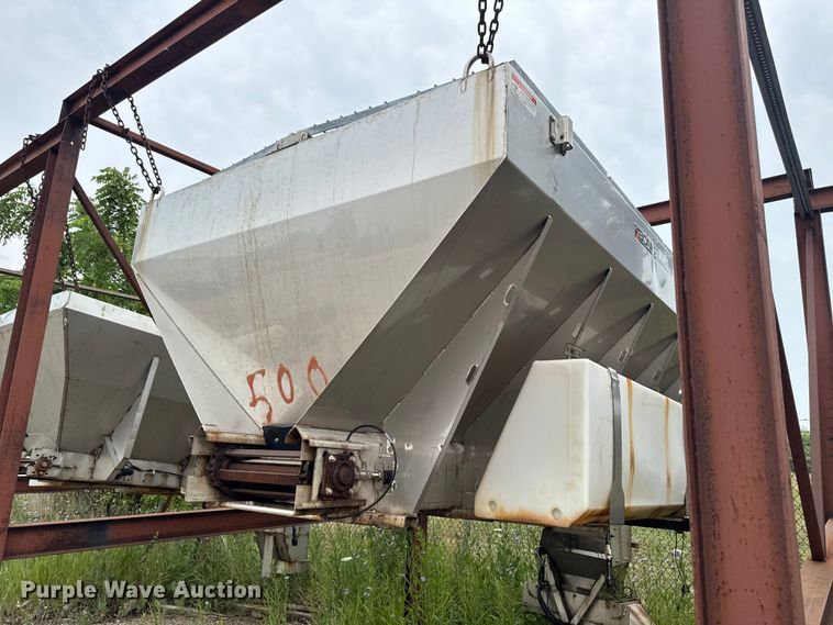 image for item FB5837 2002 International 4900 dump truck