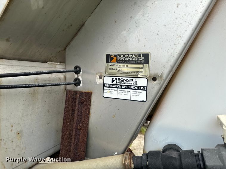 image for item FB5837 2002 International 4900 dump truck