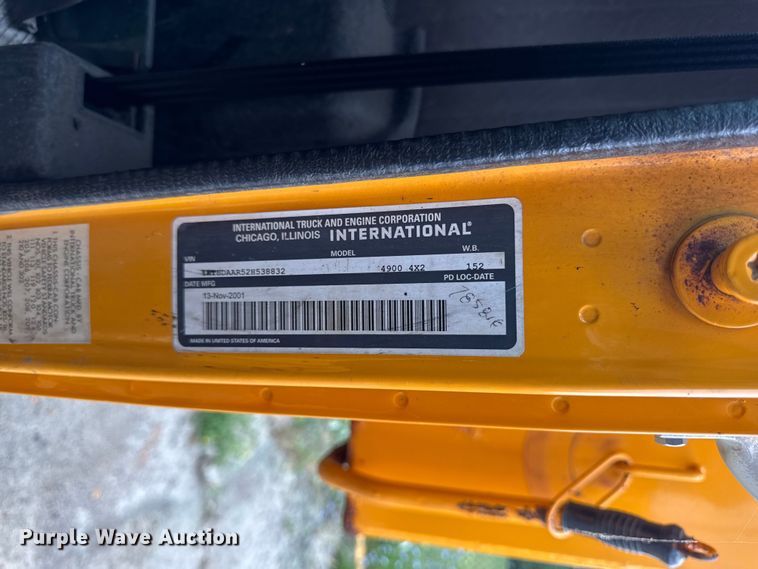 image for item FB5837 2002 International 4900 dump truck