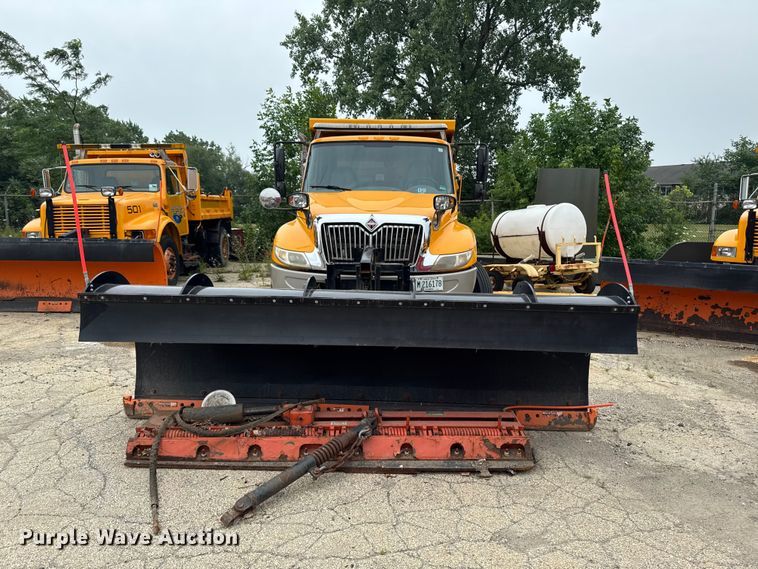 image for item FB5838 2002 International 4400 dump truck