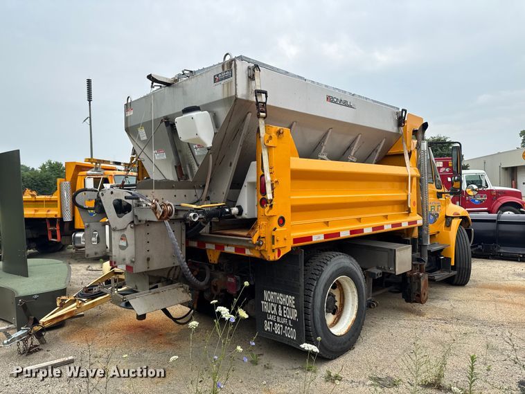 image for item FB5838 2002 International 4400 dump truck
