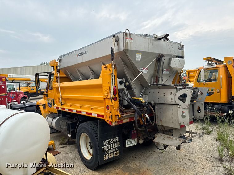 image for item FB5838 2002 International 4400 dump truck