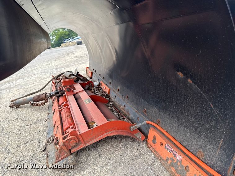 image for item FB5838 2002 International 4400 dump truck
