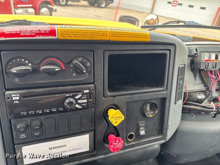 image for item FB5838 2002 International 4400 dump truck